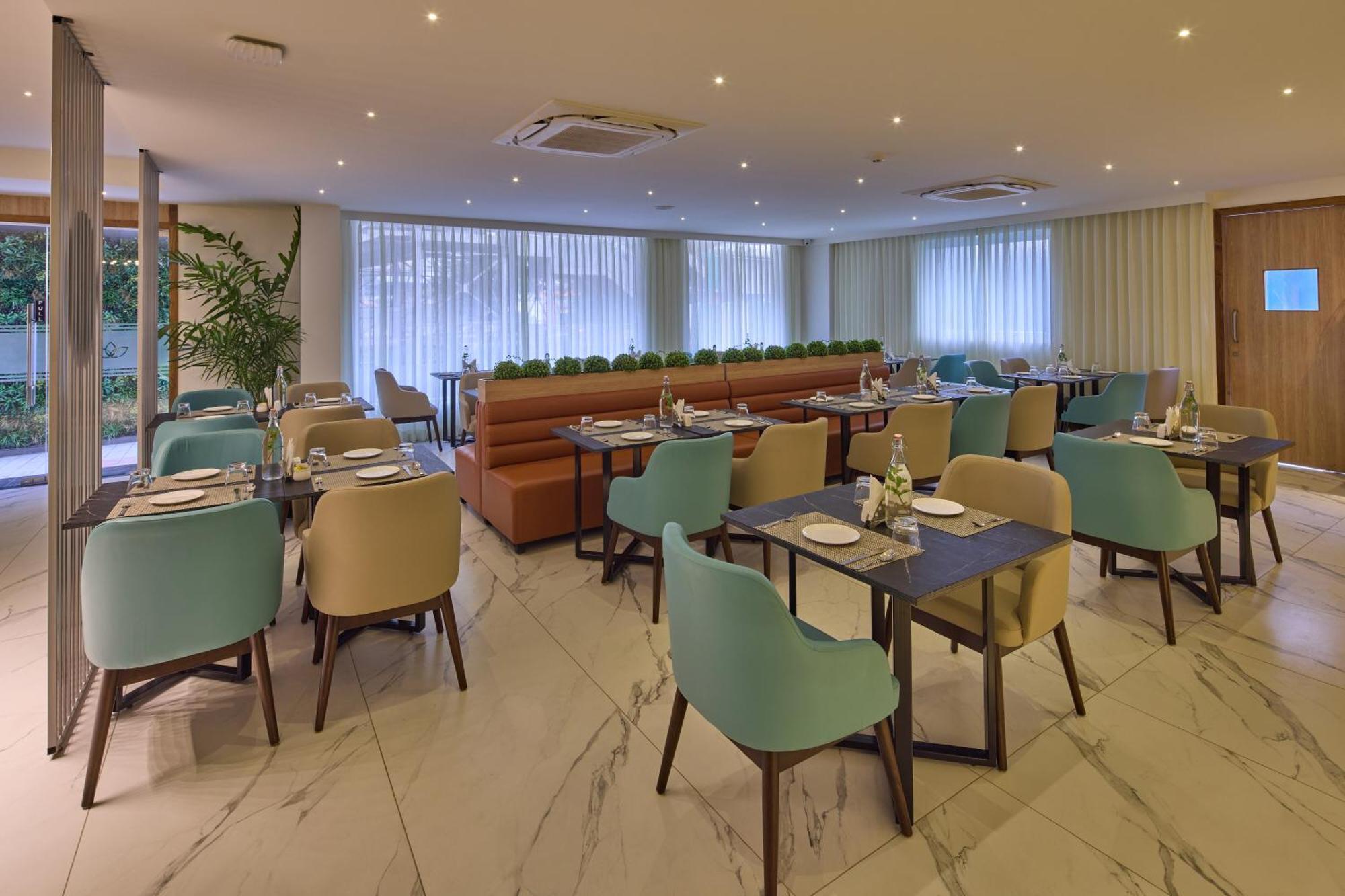 Grand Continent Hebbal A Sarovar Portico Affiliate Hotel Bangalore Exterior foto